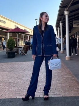 「Guess（ゲス）のアイテム（ノーカラージャケット）」を使った、GUESS JAPANさん（レディース・162cm）の春コーディネート