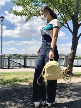 「GUESS」｜「アイテム（サロペット/オーバーオール）」を使った、GUESS JAPANさん（レディース・156cm）の春コーディネート