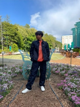 「Guess（ゲス）のアイテム（カーゴパンツ）」を使った、GUESS JAPANさん（メンズ・174cm）の春コーディネート