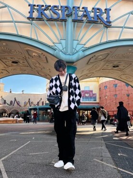 「Guess（ゲス）のアイテム（カーゴパンツ）」を使った、GUESS JAPANさん（メンズ・174cm）の冬コーディネート