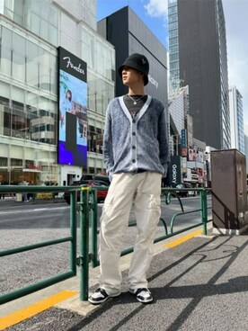 「Guess（ゲス）のアイテム（カーゴパンツ）」を使った、GUESS JAPANさん（メンズ・180cm）の秋コーディネート