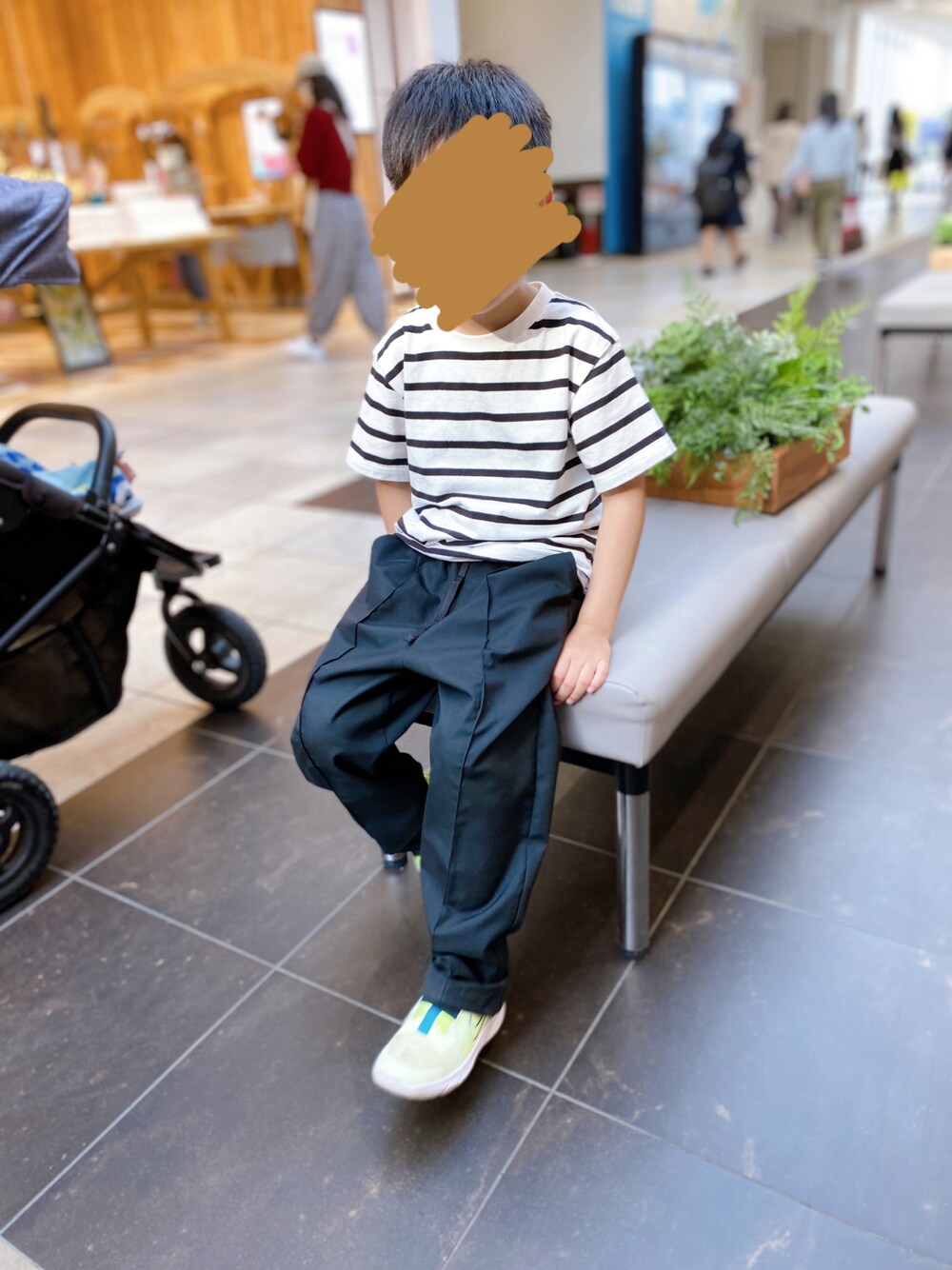 「キッズコーデ、キッズファッション、お出かけコーデ日記、春夏コーデ、おとこのこ、おとこのこスタイル、5歳、5歳男の子、グローバルワーク(GLOBAL WORK)、ボーダー」｜「西松屋のアイテム（Tシャツ/カットソー、ホワイト系）」を使った、yooさん（キッズ・120cm）の春コーディネートの1枚目の写真