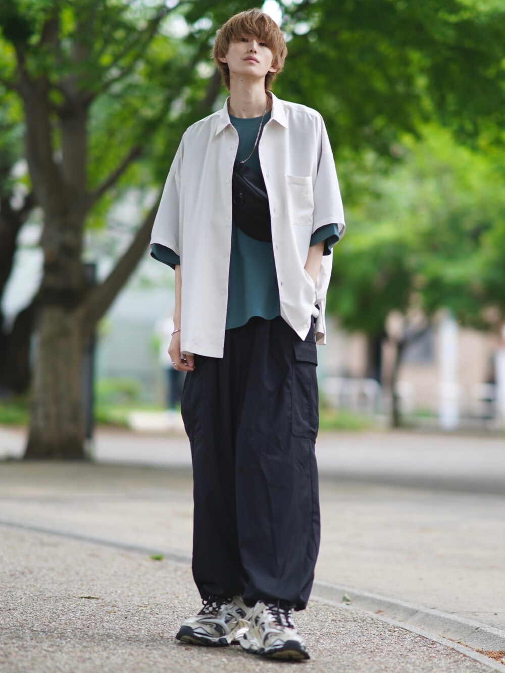 「ごきげんウィーク、休日スタイル、大人カジュアル、今日のコーデ、スニーカーコーデ、春夏コーデ、おしゃれさんと繋がりたい、シンプルスタイル、カラー×コーデ、カジュアルコーデ、グリーン、カーゴパンツ、スニーカー、シャツスタイル、シャツ」｜「インスタフォローもお願いします🙇🏻のアイテム（その他、その他）」を使った、taiさん（メンズ・179cm）の春コーディネートの1枚目の写真
