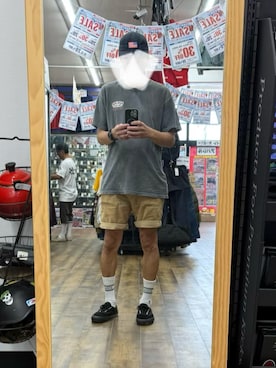 「VANS（バンズ）のアイテム（スニーカー、ブラック系）」を使った、ＣＯＮ＇Ｓさん（メンズ・185cm）の秋コーディネート