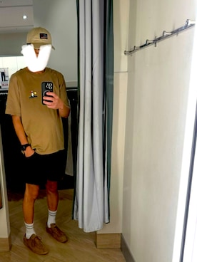 「adidas（アディダス）のアイテム（スニーカー、ベージュ系）」を使った、ＣＯＮ＇Ｓさん（メンズ・185cm）の秋コーディネート