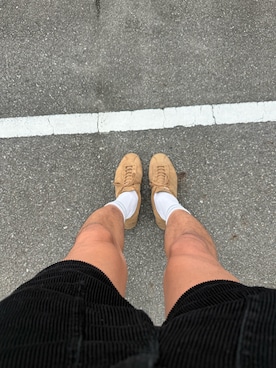 「adidas（アディダス）のアイテム（スニーカー、ベージュ系）」を使った、ＣＯＮ＇Ｓさん（メンズ・185cm）の秋コーディネート