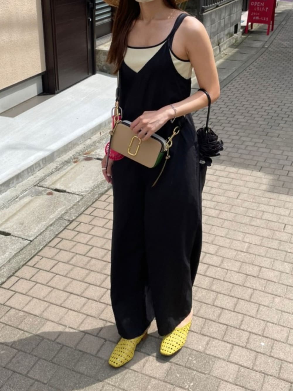 「お出かけコーデ、オトナカジュアル、オトナ女子、カジュアルコーデ、いいね、save、フォローお願いします🤑、プチプラ、UNIQLO、moujonjon、ORiental TRaffic(ORiental TRaffic)」｜「UNIQLOのアイテム（オールインワン・サロペット、ブラック系）」を使った、もさん（レディース・160cm）の夏コーディネートの1枚目の写真