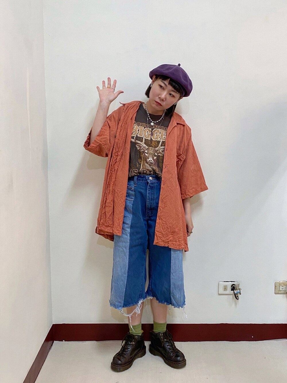 「ootd、古着、古着好きな人と繋がりたい、古着女子、夏、復古、vintage」｜「Tommy Bahamaのアイテム（シャツ/ブラウス、ベージュ系）」を使った、Yuさん（レディース・158cm）の春コーディネートの1枚目の写真