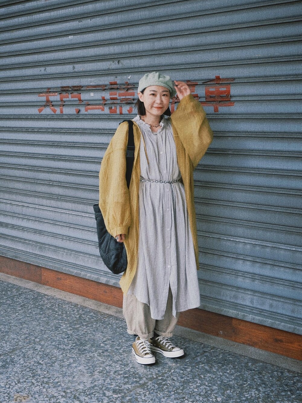 「ootd、街頭穿搭、converse、outfit、洋裝、日系極簡」｜「CONVERSEのアイテム（シューズ、ホワイト系）」を使った、Yuさん（レディース・158cm）の夏コーディネートの1枚目の写真