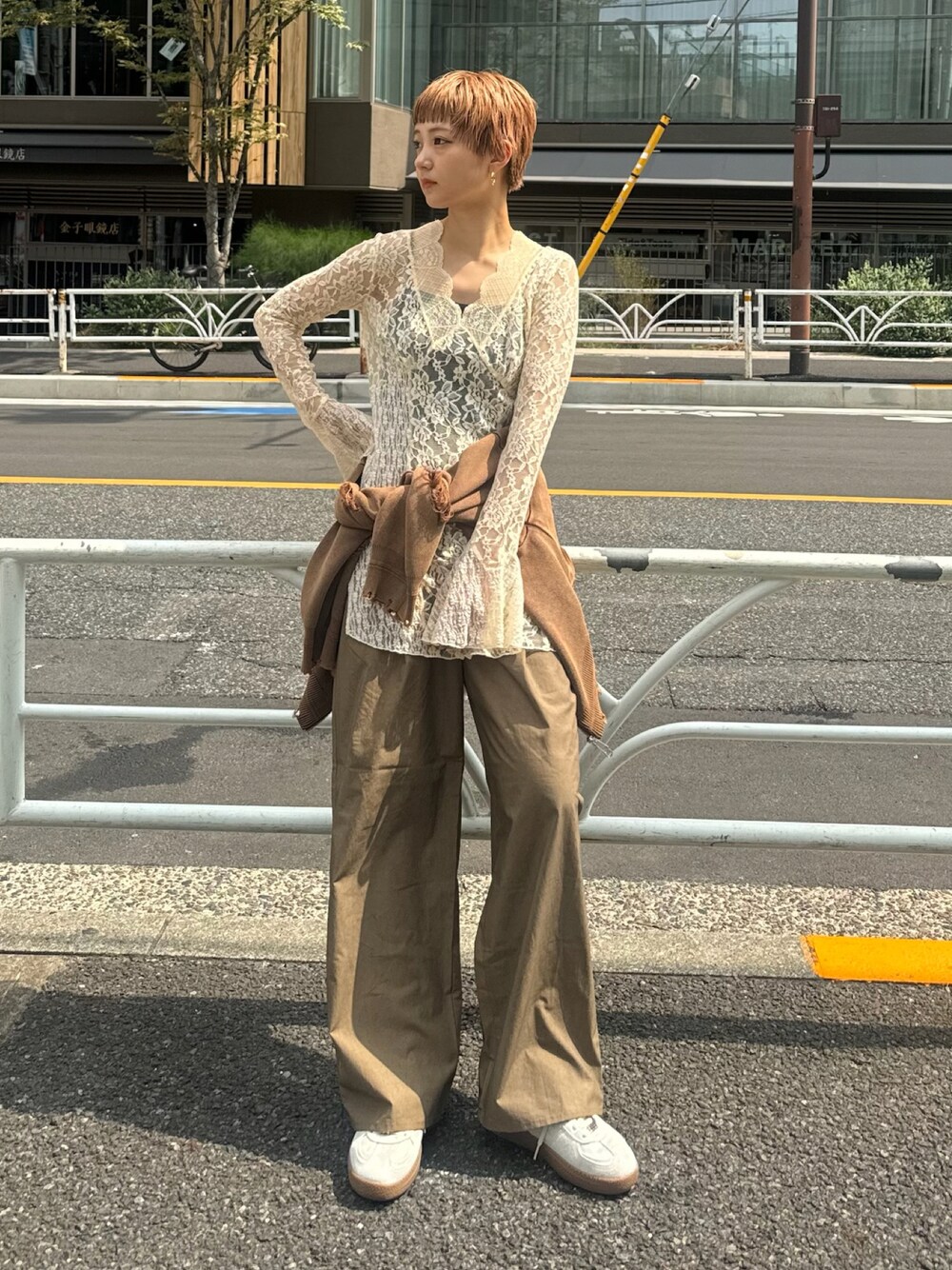 DAMAGE LOGO SHORT KNIT TOPを使った人気ファッションコーディネート