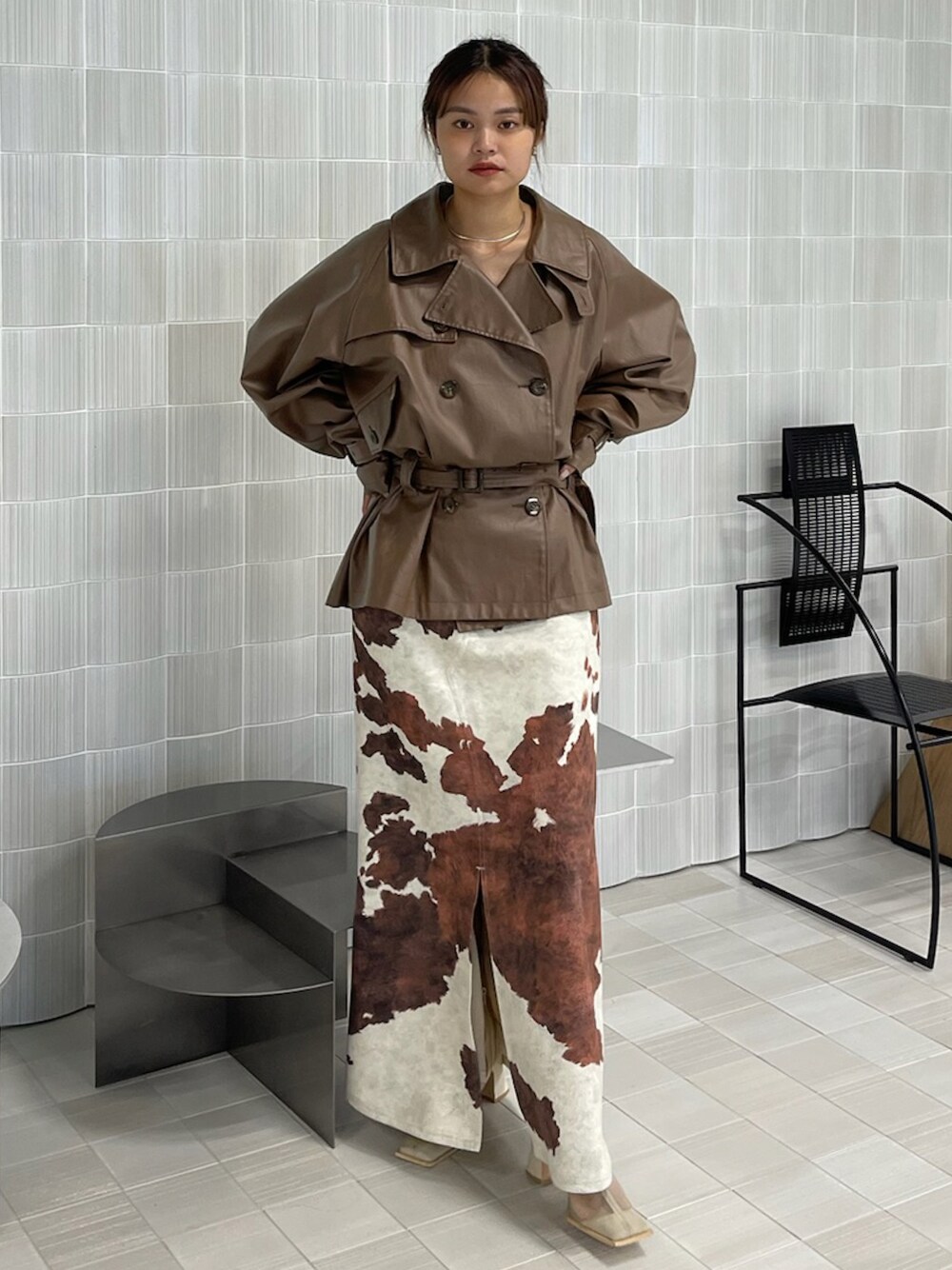 COW PATTERN SUEDE LIKE SKIRTを使った人気ファッション