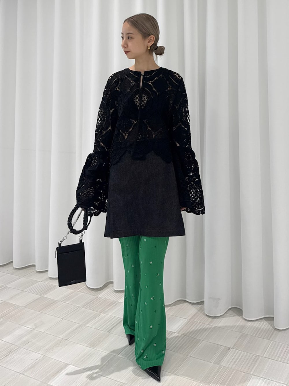 AMERI VINTAGEさんの「SMALL FLOWER CUT PANTS（Ameri）」を使ったコーディネートの1枚目の写真