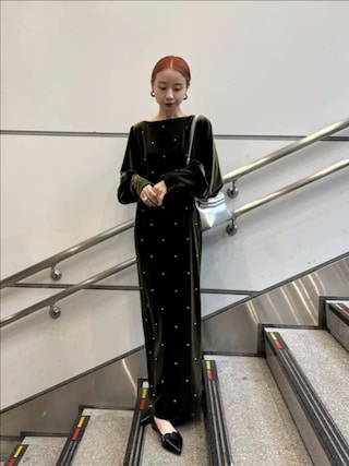 【新品】BACK OPEN PEARL VELOUR DRESS （限定値下！） BACK OPEN PEARL VELOUR DRESSを使った人気ファッション