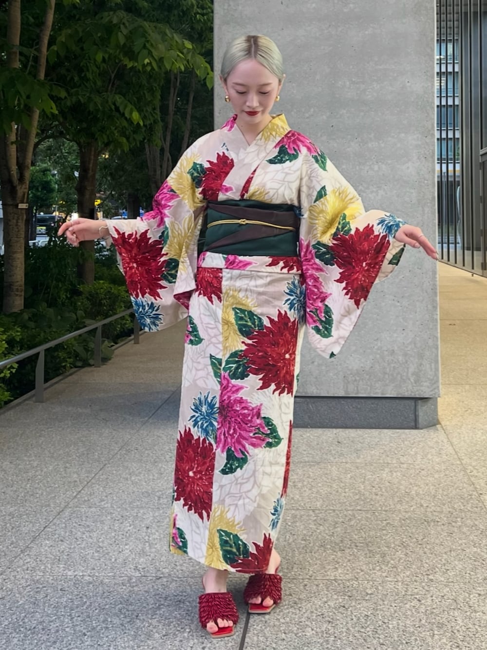 「AMERI、amerivintage、アメリ、浴衣、浴衣女子、浴衣アレンジ、夏コーデ、夏、花火大会、花火、イベント、夏祭り、大人女子、納涼船、カラフル」｜「Ameriのアイテム（浴衣、ベージュ系）」を使った、AMERI VINTAGEさん（レディース・160cm）の春コーディネートの1枚目の写真