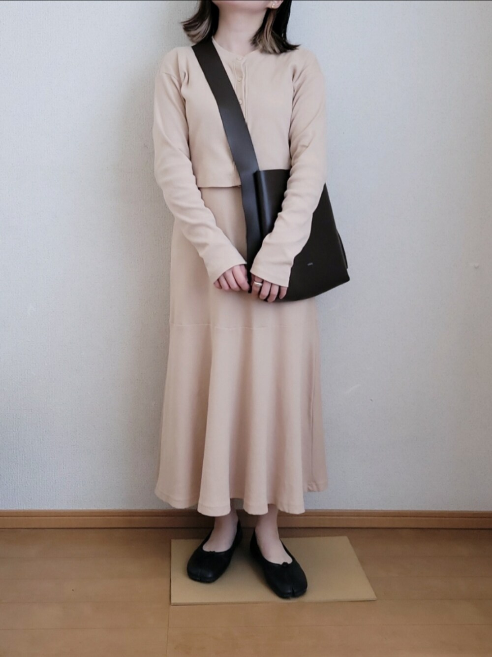 cham*ﾟさんの「足袋デザイン 親指 低反発カッターフラットパンプス（Fabby fabby）」を使ったコーディネートの1枚目の写真