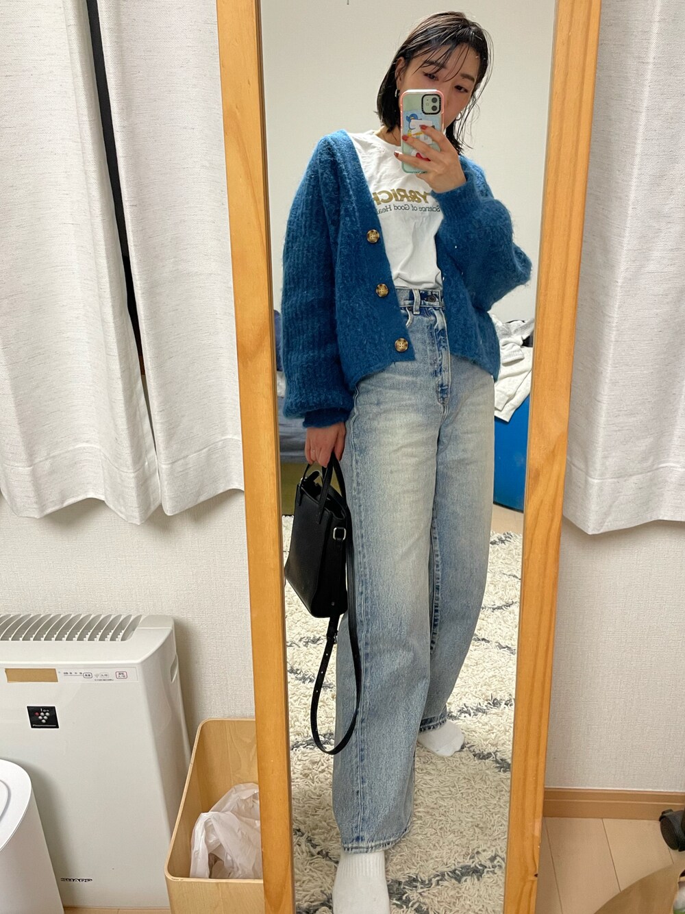 「秋コーデ、シンプルスタイル、秋服準備はじめました、ニットカーディガン、SPORTY & RICH、sporty&rich、moussy、moussydenim、デニム、デニムコーデ、ワントーンコーデ、ネイビーコーデ、ロンT」｜「ZARAのアイテム（カーディガン/ボレロ、ブルー系）」を使った、mryさん（骨格ナチュラル・レディース・163cm）の秋コーディネートの1枚目の写真
