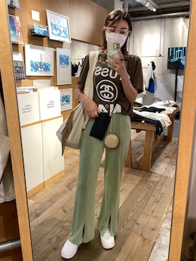 「SHENERY（シーナリー）のアイテム（PC・スマホグッズ/家電）」を使った、mryさん（レディース・163cm）の秋コーディネート