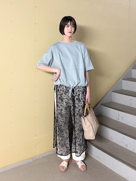 「URBAN RESEARCH DOORS（アーバンリサーチドアーズ）のヘムドロストプルオーバー（Tシャツ/カットソー、ブルー系）」を使った、murayamaさん（レディース・170cm）の春コーディネート