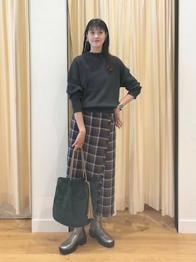 「RODE SKO（ロデスコ）のタッセル付フラッフィトートバッグ（トートバッグ）」を使った、murayamaさん（レディース・170cm）の秋コーディネート