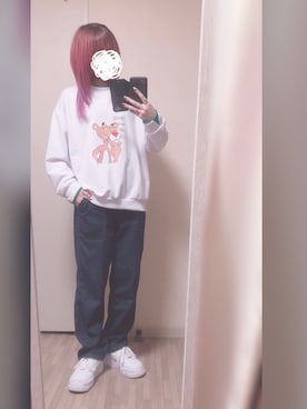 「ホワイトスニーカー」｜「アイテム（スウェット）」を使った、「 ねむる 」さん（レディース・156cm）の春コーディネート