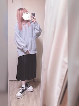 「ベロアスカート」｜「アイテム（スニーカー）」を使った、「 ねむる 」さん（レディース・156cm）の春コーディネート
