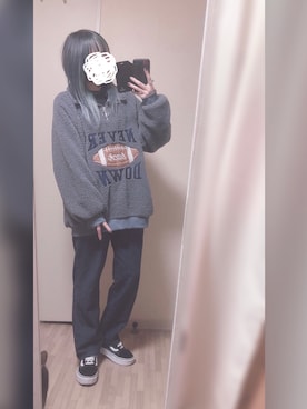 「オールドスクール」｜「アイテム（スウェット）」を使った、「 ねむる 」さん（レディース・156cm）の冬コーディネート