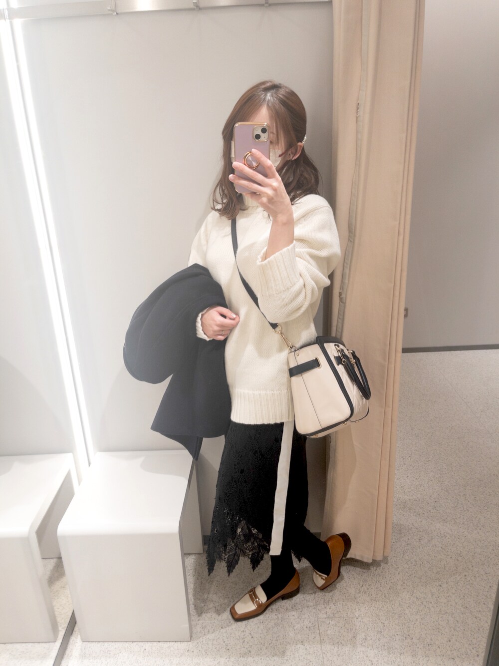 「冬コーデ、大人女子、大人コーデ、ニットコーデ、メンズアイテム、クリスマス、プレゼント」｜「GUのアイテム（ニット/セーター、ホワイト系）」を使った、Mさん（レディース・157cm）の冬コーディネートの1枚目の写真