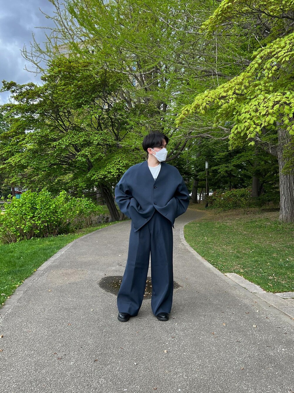 Graphpaperのノーカラージャケットを使った人気ファッション