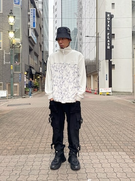 「whiteland」｜「アイテム（スウェット）」を使った、KAWAKITA SHOICHIさん（メンズ・175cm）の秋コーディネート