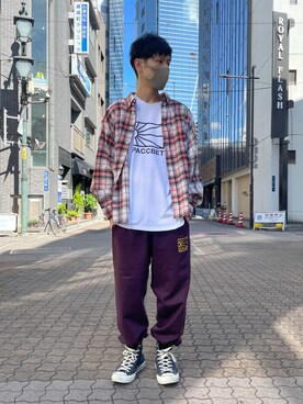 「レッド」｜「アイテム（スウェットパンツ）」を使った、KAWAKITA SHOICHIさん（メンズ・175cm）の夏コーディネート