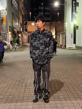 「DANKE SCHON（ダンケシェーン）のDankeSchon/ダンケシェーン/リメイクデニム/RemakeDenim frontboots（デニムパンツ、ブラック系）」を使った、KAWAKITA SHOICHIさん（メンズ・175cm）の秋コーディネート