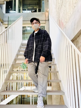 「plain-me（プレインミー）のアイテム（パンツ）」を使った、33さん（メンズ・155cm）の秋コーディネート