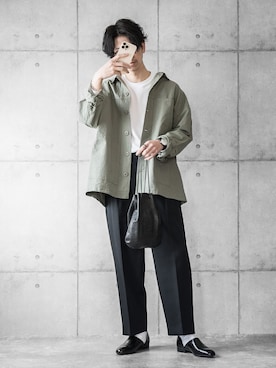 「タックイン」｜「アイテム（カバーオール）」を使った、しゅんたろーさん（メンズ・177cm）の春コーディネート