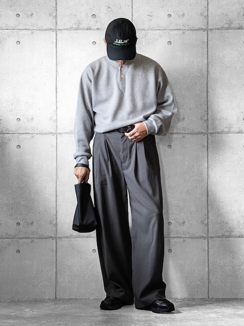 「BEAUTY&YOUTH UNITED ARROWS(ビューティーアンドユースユナイテッドアローズ)の“Emboss Bag Series” ハンギング ポーチ(ハンドバッグ)」を使った、しゅんたろーさん(メンズ・177cm)の秋コーディネート
