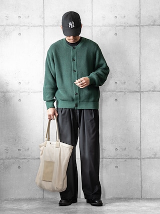 「EASENCE（イーズエンス）の【EASENCE】ボックスシルエット サイドスリット ベーシックロングスリーブTシャツ / UVカット＜COMFORT EDITシリーズ＞（Tシャツ/カットソー）」を使った、しゅんたろーさん（メンズ・177cm）の春コーディネート