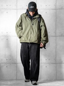 ASTRONOMY（アストロノミー）の「ダブルジップ裾ドローコードトラック