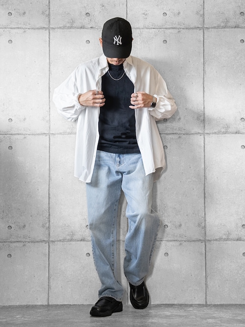 「EMMA CLOTHES(エマクローズ)のヴィンテージライクワイドテーパードデニムパンツ EMMA CLOTHES(デニムパンツ)」を使った、しゅんたろーさん(メンズ・177cm)の春コーディネート