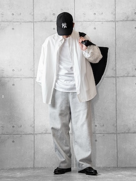 「WYM LIDNM（ウィム バイ リドム）のEXTRA FINE COTTON SIDE SLIT BASIC L/S（Tシャツ/カットソー、ホワイト系）」を使った、しゅんたろーさん（メンズ・177cm）の春コーディネート