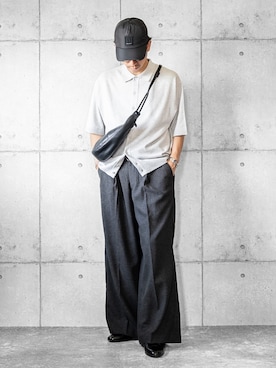 しゅんたろーさんの「BREEZE TWEED DEEP TUCK BAGGY SLACKS」を使ったコーディネート