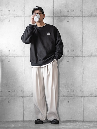 「UMBRO（アンブロ）のUMBRO 別注コラボオーバーサイズ裏起毛ロゴ刺繍クルーネックスウェット（スウェット）」を使った、しゅんたろーさん（メンズ・177cm）の冬コーディネート