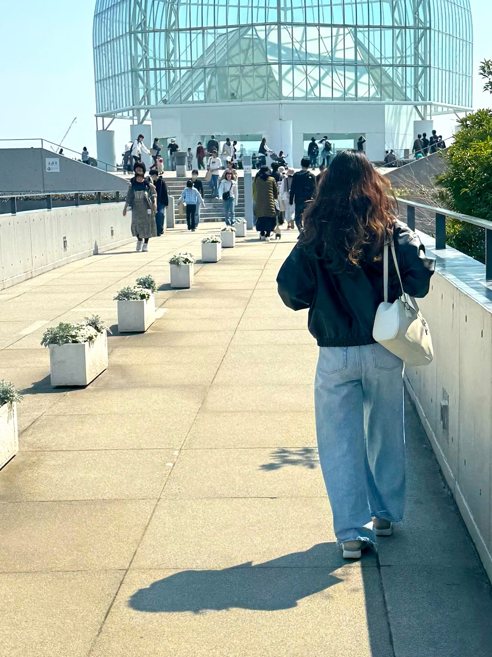 「NEW BALANCEのNew Balance ニューバランス UL420M（スニーカー、ベージュ系）」を使った、miiさん（骨格ウェーブ・レディース・150cm）の春コーディネートの1枚目の写真