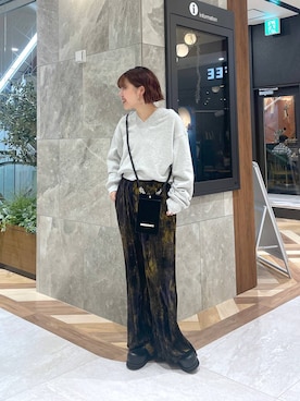 「JEANASIS（ジーナシス）のフェイクスエードスマホケースショルダー/580500（スマホグッズ）」を使った、yukiさん（レディース・155cm）の秋コーディネート