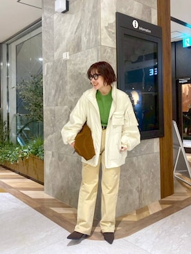 「アイテム（デニムパンツ、ベージュ系）」を使った、yukiさん（レディース・155cm）の秋コーディネート