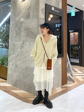 「JEANASIS（ジーナシス）のフェイクスエードスマホケースショルダー/580500（スマホグッズ）」を使った、yukiさん（レディース・155cm・20代）の秋コーディネート
