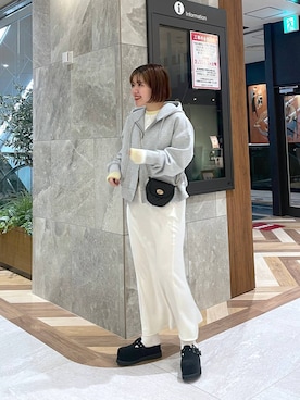 「JEANASIS（ジーナシス）のセミシアーリブヘンリー LS/326122（Tシャツ/カットソー、ホワイト系）」を使った、yukiさん（レディース・155cm）の冬コーディネート