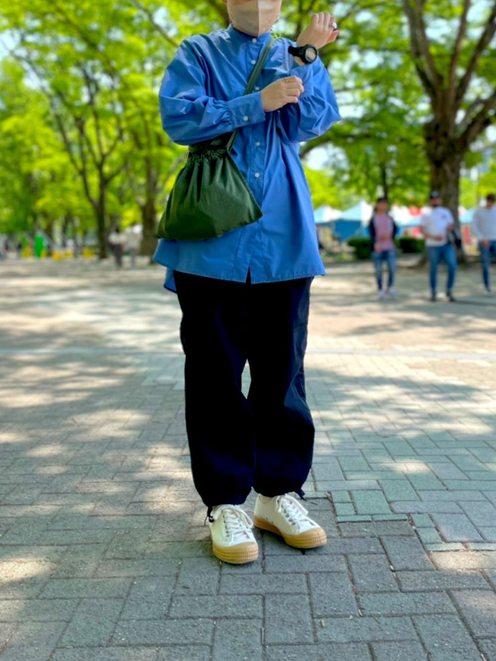 「名古屋旅、ＧＷ」｜「BEAMS BOYのBEAMS BOY / チャイナ ドローコード イージーパンツ（その他パンツ、ブルー系）」を使った、yukaさん（レディース・163cm）の春コーディネートの1枚目の写真