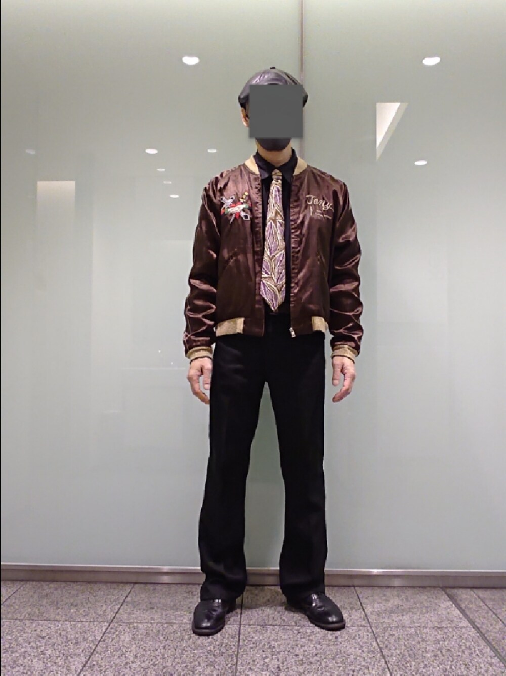 「ネクタイフェス2024、ドレスシャツ、ネクタイ、スカジャン、スタプレ、ドレスシューズ、WEGO、TAILOR TOYO、ブルックスブラザーズ、KRIZIA、リーバイス、ドクターマーチン、テイストミックス」｜「WEGOのWEGO/フェイクレザーハンチング（ハンチング/ベレー帽、ブラック系）」を使った、たっくんさん（メンズ・176cm）の春コーディネートの1枚目の写真