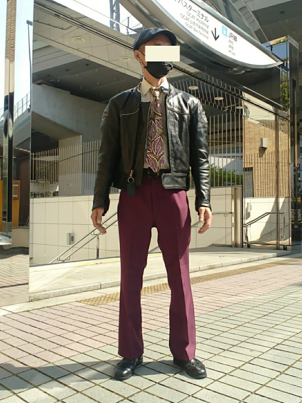 「ネクタイコーデフェス2023、ハンチング帽、ドレスシャツ、ネクタイ、ライダースジャケット、レザージャケット、ランチャーパンツ、スラックス、グルカサンダル、WEGO、vanson、ニナリッチ、ブルックスブラザーズ、Wrangler、BEAMS」｜「WEGOのWEGO/フェイクレザーハンチング（ハンチング/ベレー帽、ブラック系）」を使った、たっくんさん（メンズ・176cm）の春コーディネートの1枚目の写真