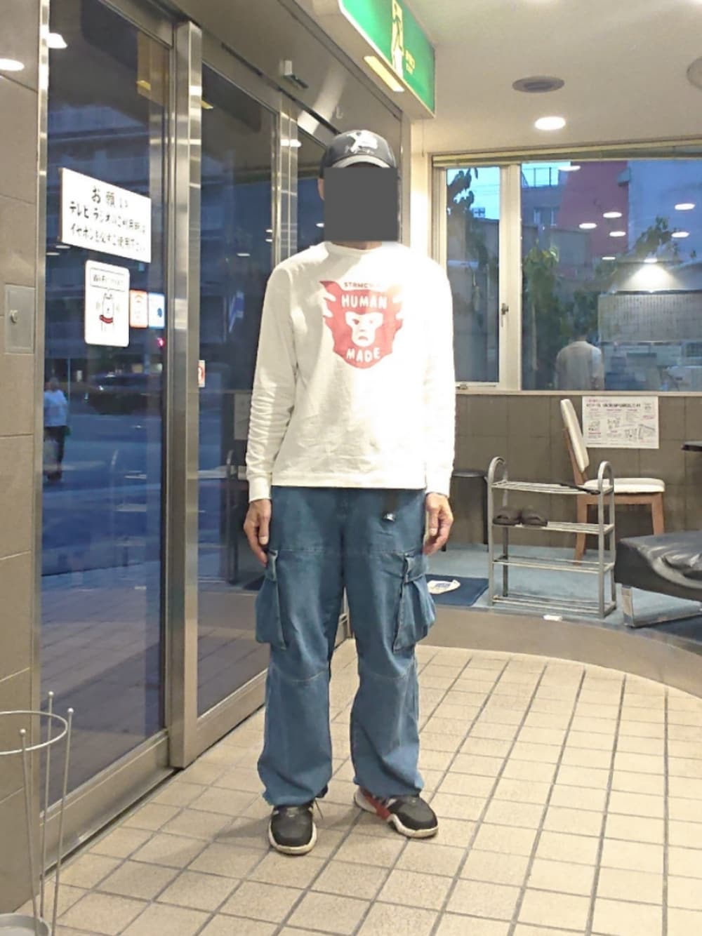 「キャップ、ロングＴ、デニムカーゴ、スニーカー、ストリート、Y-3、HUMAN MADE、ZARA、アレキサンダーワン×アディダス」｜「Y-3のアイテム（キャップ、ブラック系）」を使った、たっくんさん（メンズ・176cm）の夏コーディネートの1枚目の写真