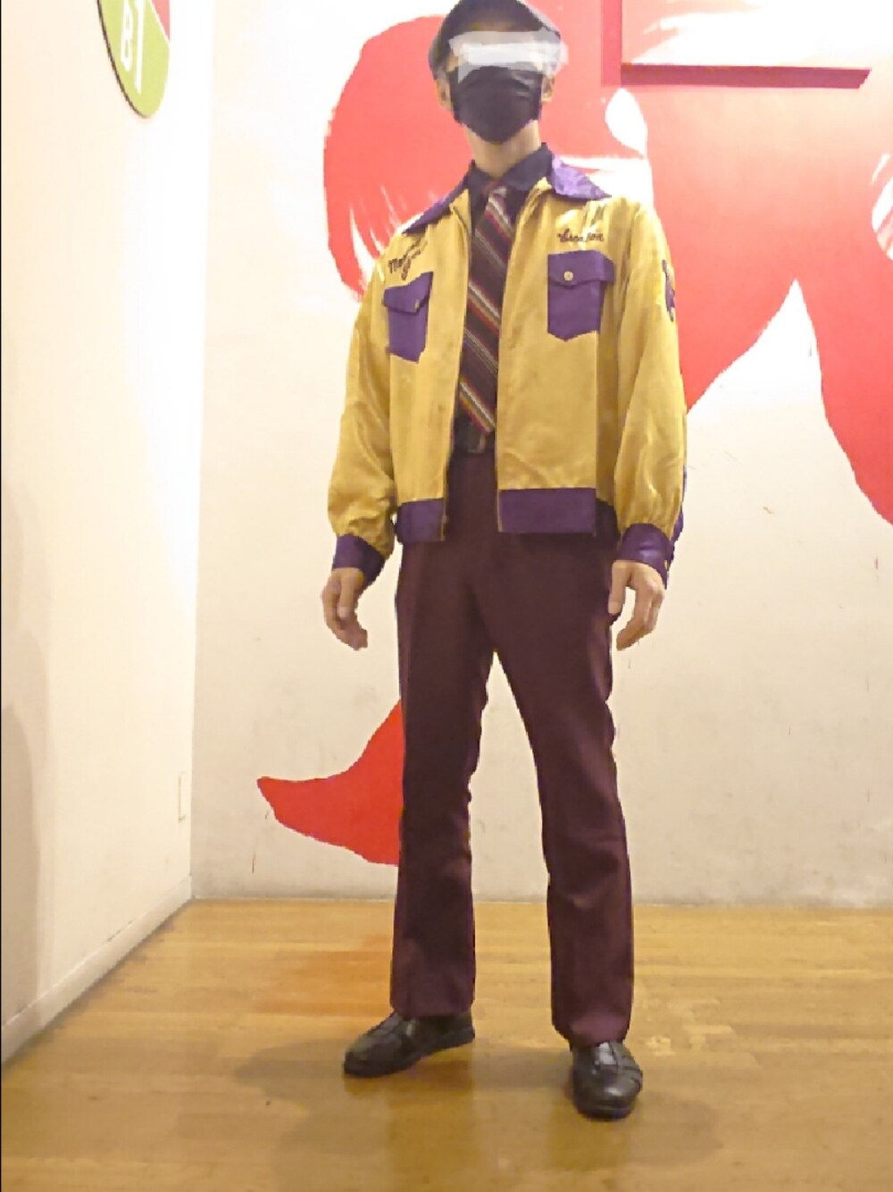「ハンチング帽、ボーリングジャケット、ドレスシャツ、ネクタイ、ランチャーパンツ、グルカサンダル、WEGO、BOWLER'S、ブルックスブラザーズ、Wrangler、BEAMS、クリスチャンディオール、カラーコーデ」｜「WEGOのWEGO/フェイクレザーハンチング（ハンチング/ベレー帽、ブラック系）」を使った、たっくんさん（メンズ・176cm）の秋コーディネートの1枚目の写真